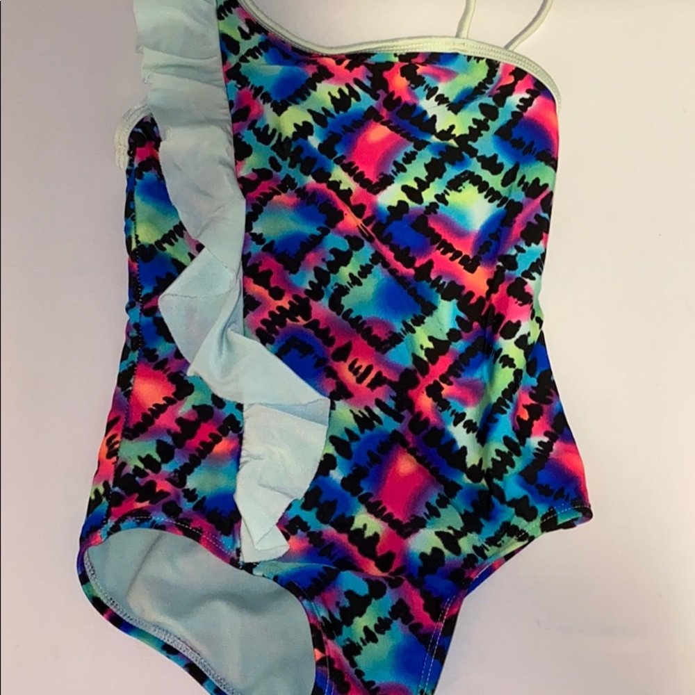 Girls swim suit in excellent condition !